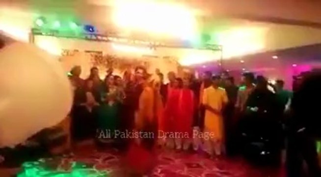 Ayeza Khan _ Danish Taimoor Mehndi Dance Video _