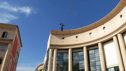 Slack line Place de l'Europe à Albertville