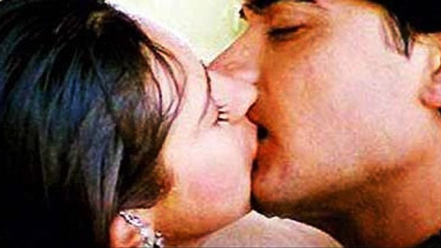 BOLLYWOOD'S MOST ROMANTIC SCENES | Karisma Kapoor & Aamir Khan In RAJA HINDUSTANI