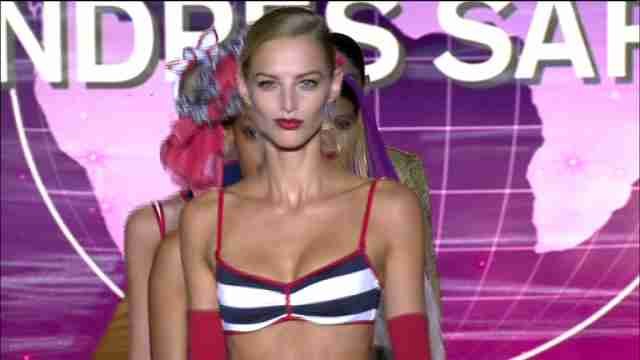 Andrés Sardá emprende un viaje imaginario con las mujeres más bellas del planeta