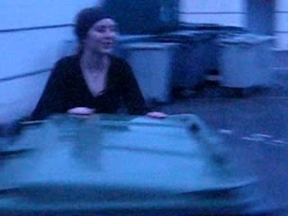 lucie et les poubelle lol