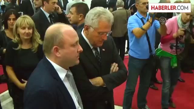 Bosna Hersek Üçlü Devlet Başkanlığı Konseyi'nin Sırp Üyesi Radmanoviç, Sırbistan'da