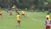 Goleiro tricolor evita belo gol de Luis Fabiano em treino