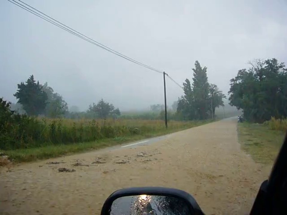 Coulée d'eau boueuse St Laurent des Arbres 15-09-2014