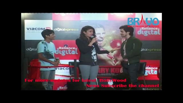 Priyanka Chopra And Darshan Kumaar Promotes Mary Kom At Reliance Digital Express