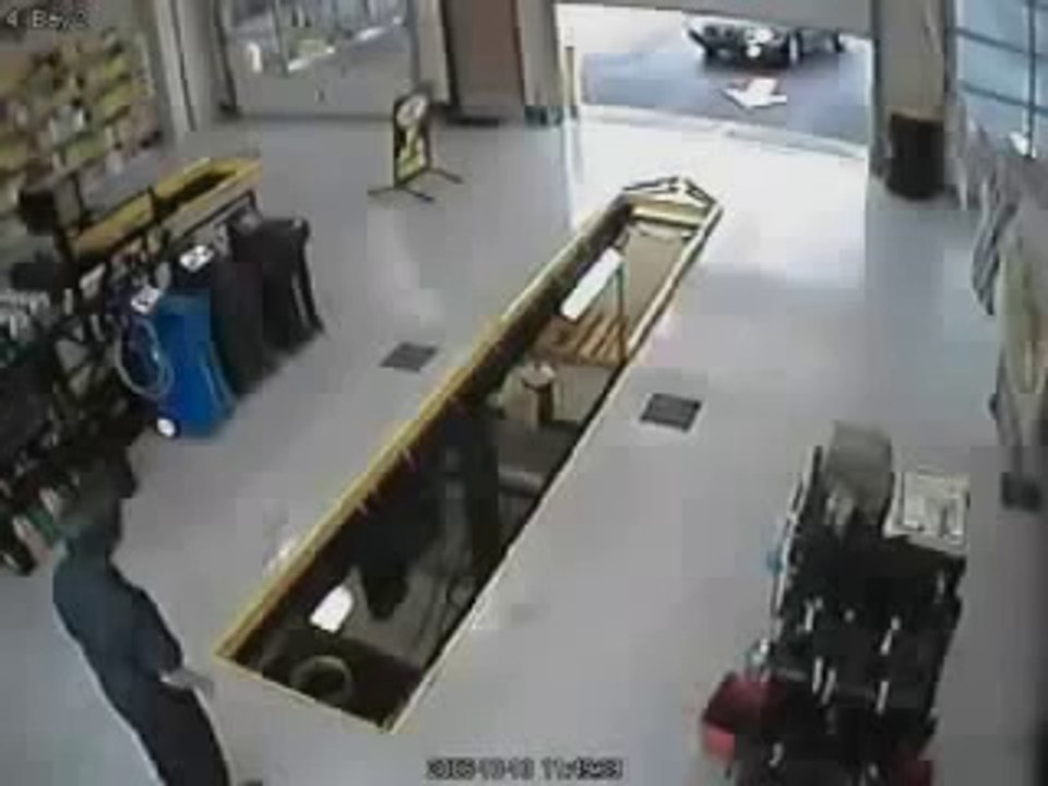 Funny Stupid Woman Car Crash Accident oil station