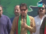 Imran demands CJ to take notice of Govt action against protesters