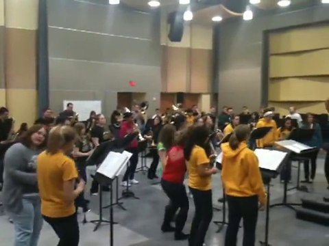 Un orchestre joue du Rage Against The Machine!