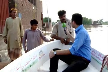 اس شخص کی سیلاب میں 40 میں سے 37 بھینسیں بہہ گئیں۔۔