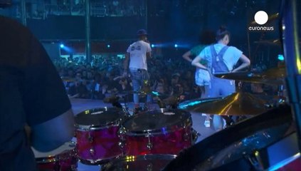 Счастливый Фэрэлл Уильямс