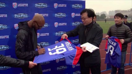 Transferts - Anelka poursuit son tour du monde