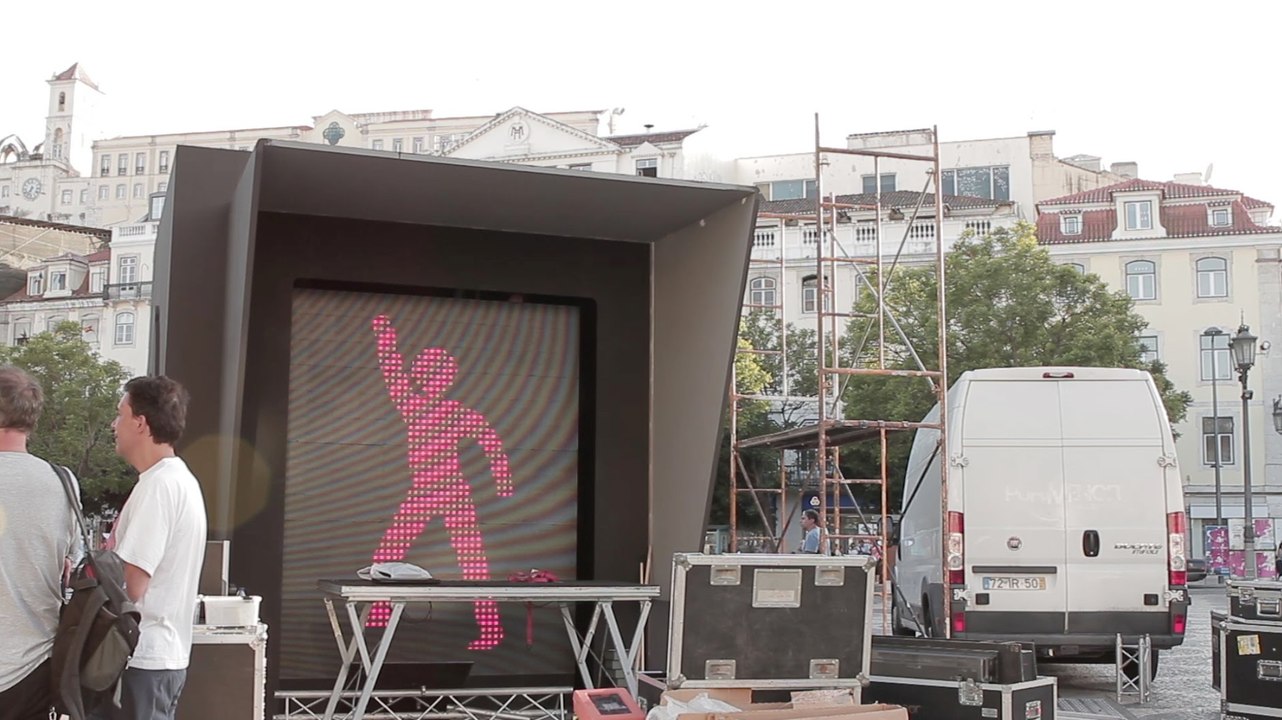 Making Of The Dancing Traffic Light