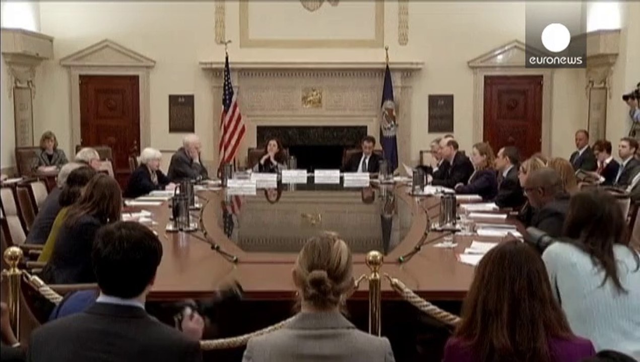 Federal Reserve ponders interest rate rise timing, tame inflation means no pressure