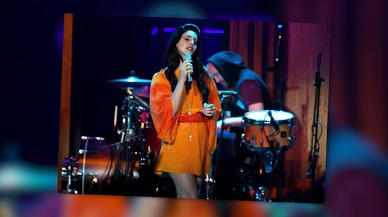 Lana del rey sagt ihre europatour ab da sie krank ist