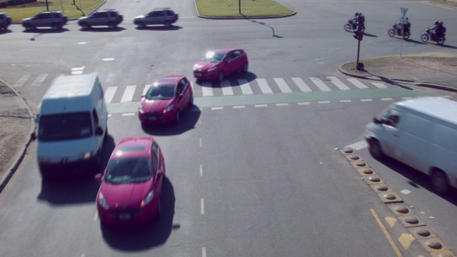 So Artistic trafic mixing cars and walkers! RUSH HOUR