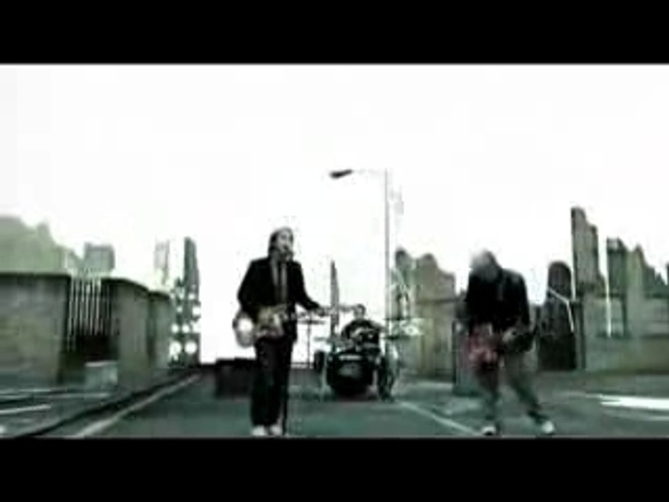 Feeder - Feeling the Moment