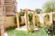 شقة مع حديقة للايجار في الشيخ زايد