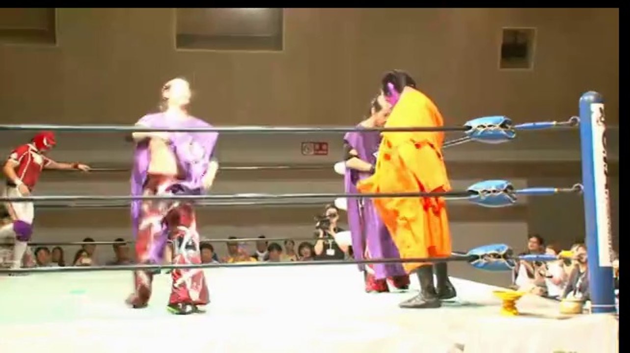 The Great Sasuke, Brahman Shu & Brahman Kei vs. Yapper Man 1, Yapper Man 2 & Yapper Man 3 (Michinoku Pro)