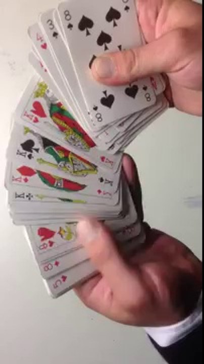 4 Magic trick King of Cards(360p_H.264-AAC)