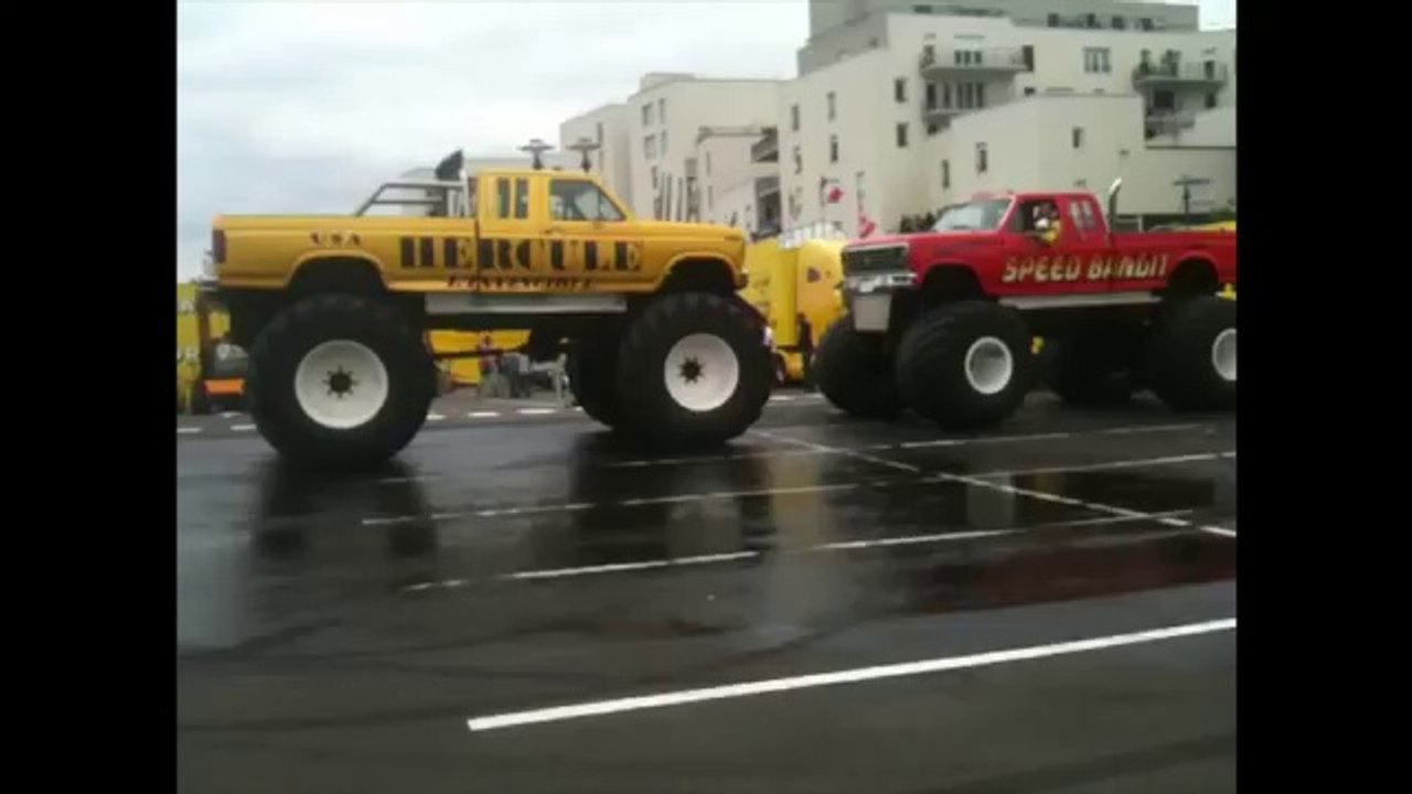 Monster Truck Destroy car's(360p_H.264-AAC)