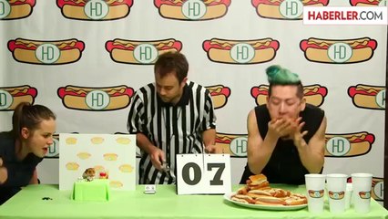 Minik Hamster Ünlü Yemek Yarışmacısını Yendi