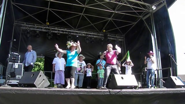 Concours de chapeaux décorés - Festivités 14 Juillet 2014