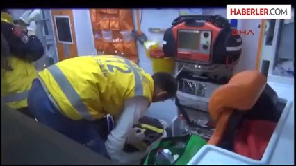 Otomobil Duvara Çarptı. Olay Yerine Giden İtfaiye Müdürü Kazada Yaralandı