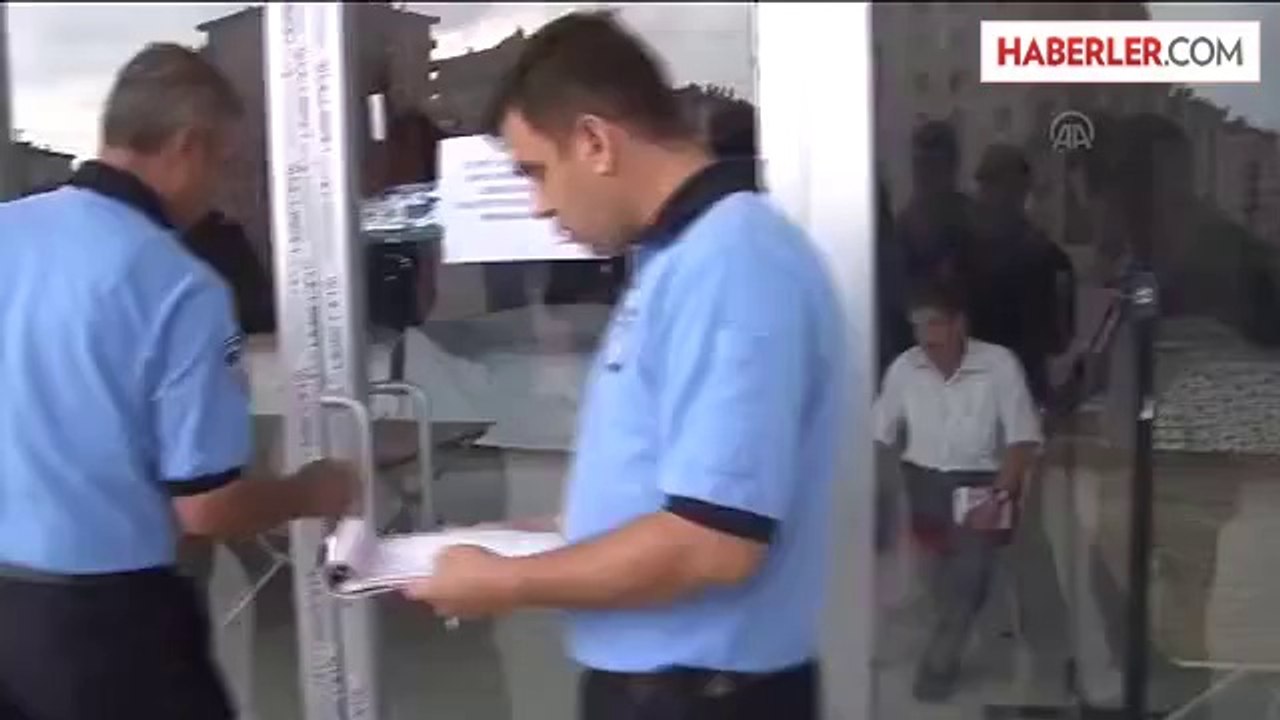 Dükkanını "üzerine" mühürlediler -