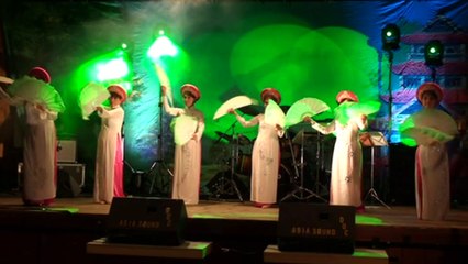 Múa Quạt - Giai Điệu Mùa Xuân