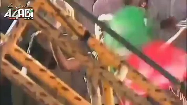 Not Only Youngsters But Elders Are Also Supporting Imran Khan & Celebrating In Azadi March