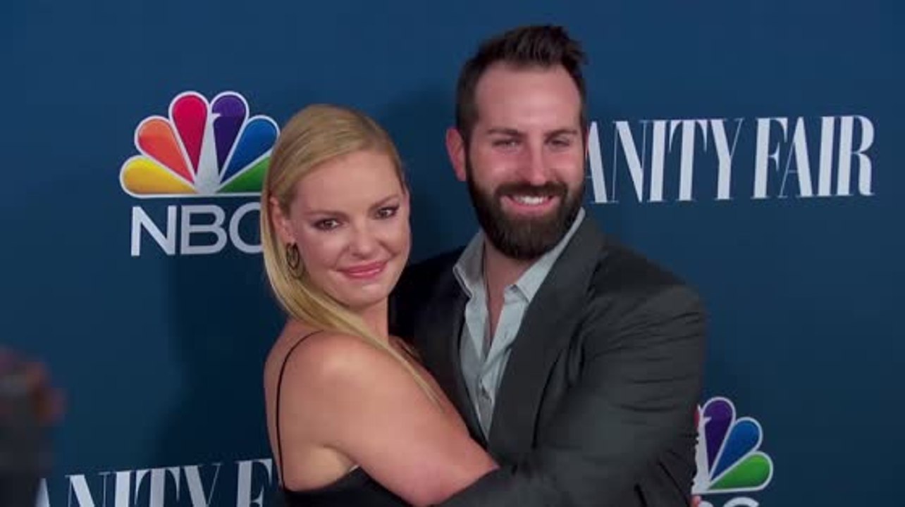 Katherine Heigl And Husband Josh Kelley Put On A PDA On The Red Carpet