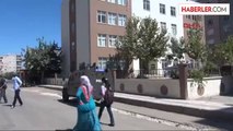 Diyarbakır Kışanak ya Hükümet Versin, ya Bize Devir Etsin, ya da Karışmasın