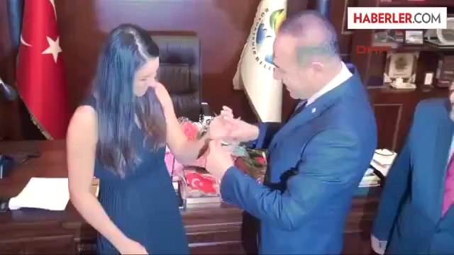 Şampiyon Tenisçi İpek Soylu'ya Başkan Sözlü'den Adana Burması