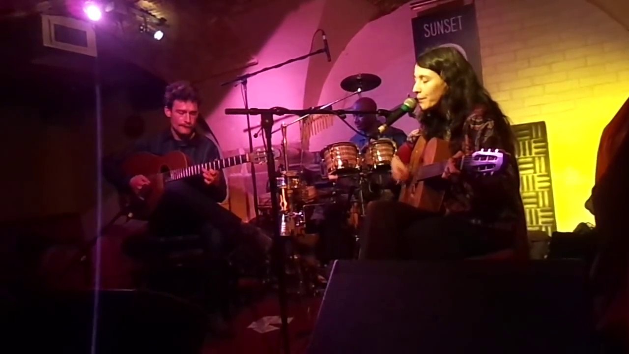 Leila et Cyril Duclos avec Serge Marne  " Les petites roulottes " de Luc Romann