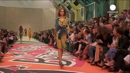 Tom Ford inspira-se no rock, Burberry apresenta-se a cores