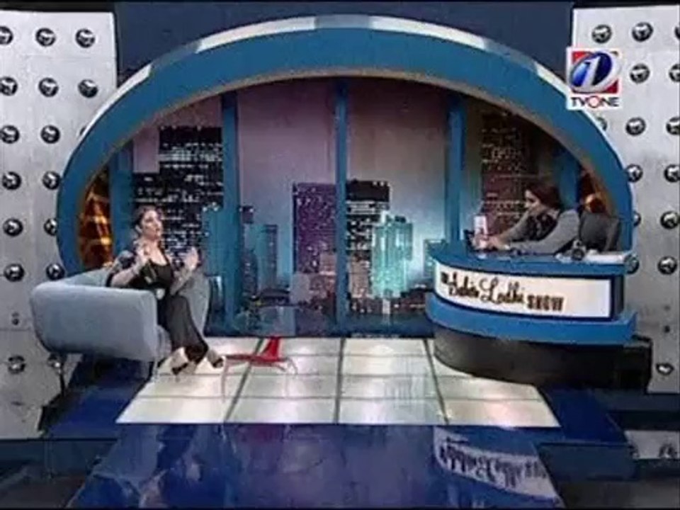 Atiqa Odho looking seductive in black - Pak News Buzz