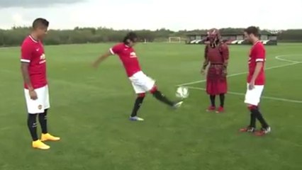 'Samurai' desafia Falcao, Mata e Rojo em treino do United