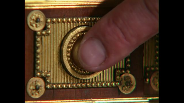 Awesome cabinet with secret doors : The Roentgens Berlin Secretary Cabinet