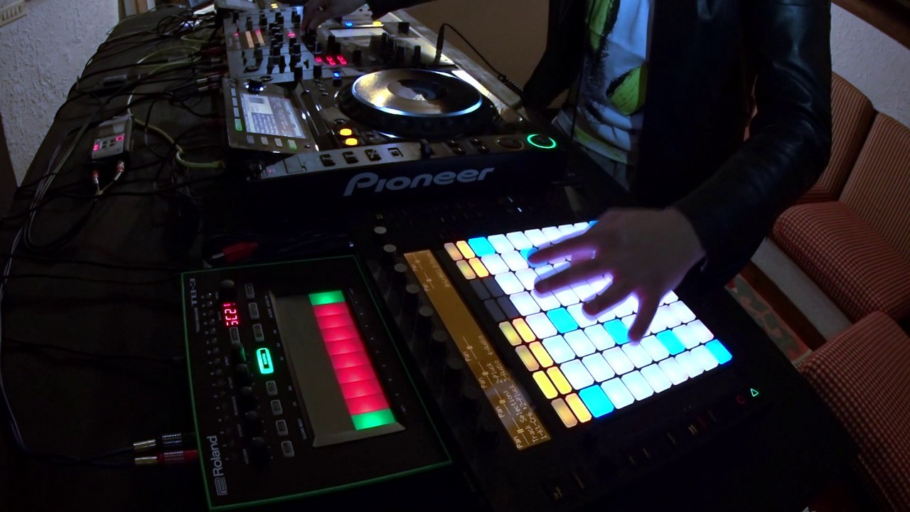 Shadow Child & Doorly Vs Drumcode - live performed by Fed Conti (Pioneer Djm2000 + Cdj2000 + Tb3 + Ableton Push + Ni F1)