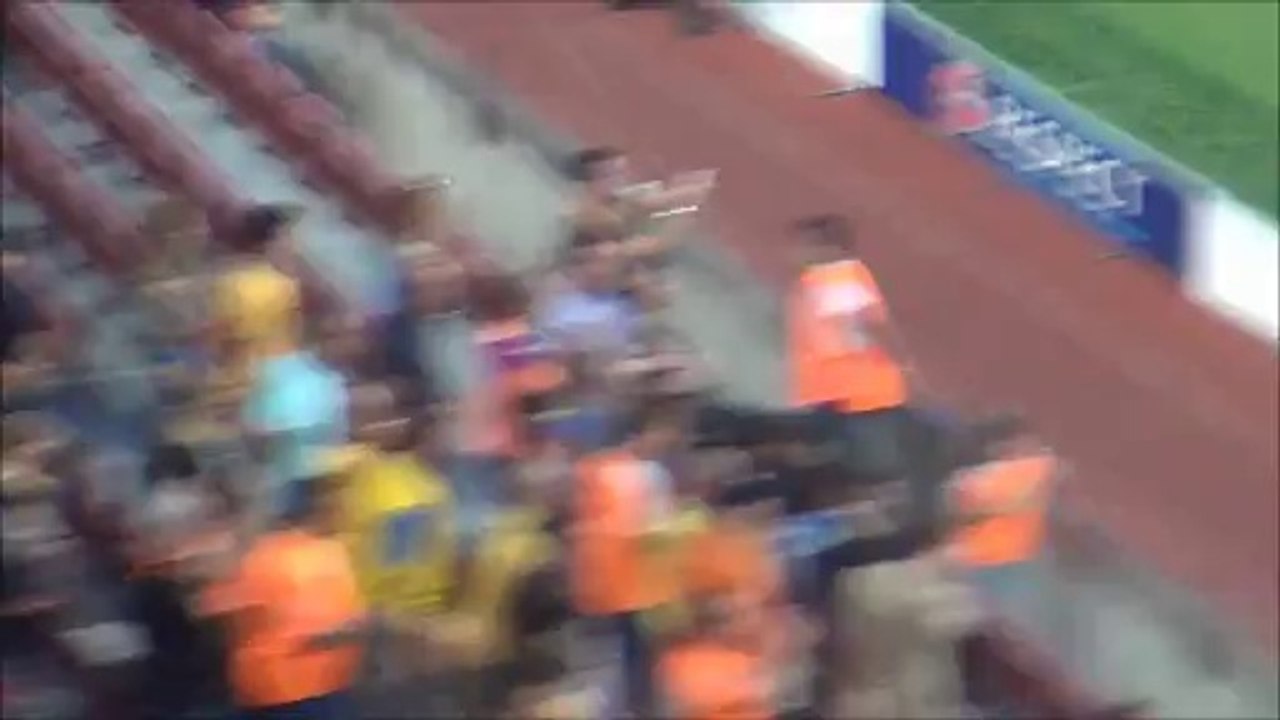 Μπαρτσελόνα-ΑΠΟΕΛ-προθέρμανση ΑΠΟΕΛ (1)