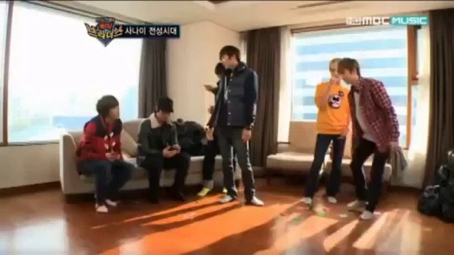 틴탑 - Juego del Papel Beso entre Niel y Changjo