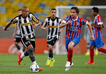 Com três expulsos, Botafogo perde em casa para o Bahia