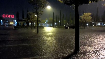 Déluge Alès parking Cora