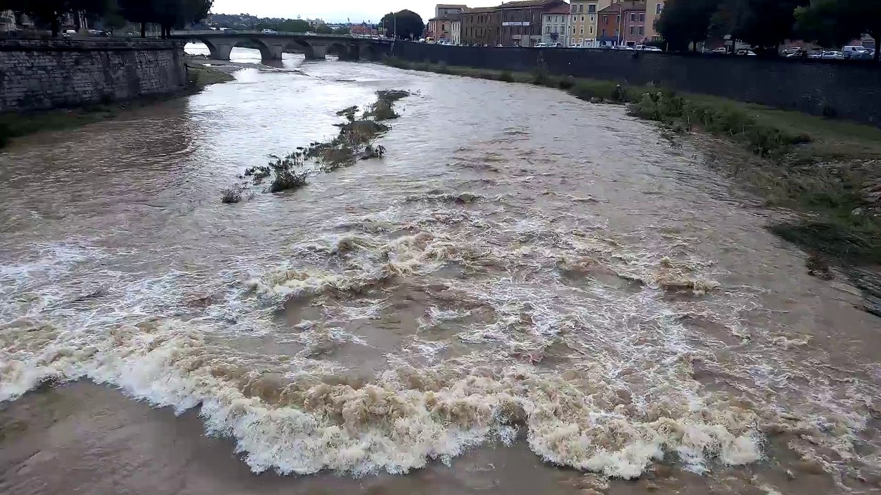 Crue Gardon d'Alès passerelle des prés Rasclaux septembre 2014