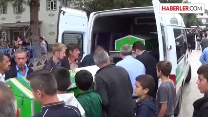 Kafasına kale direği düşen çocuğun cenazesi -