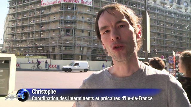 Des intermittents et précaires occupent le chantier du Lutétia