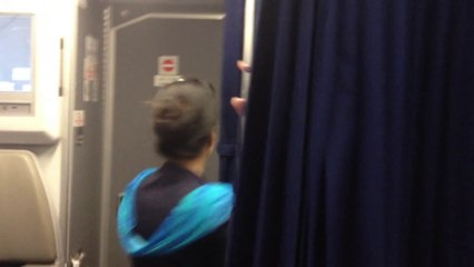 Air Blue Flight Delay Due To Air Blue COO Shahid Khaqan Abbasi-Part 1