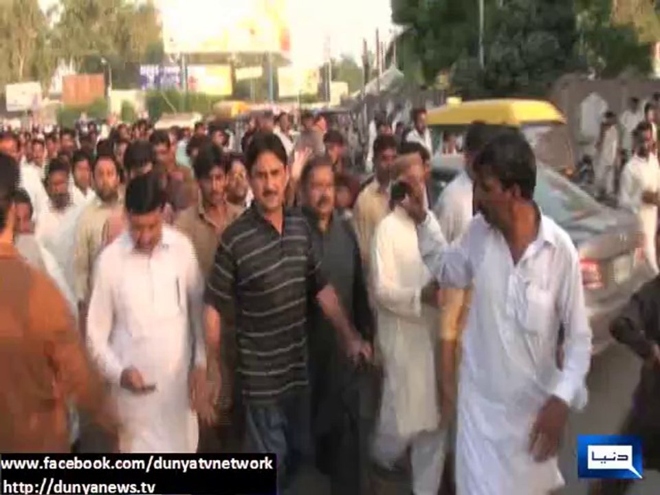 Dunya News - Jamshed Dasti presents himself before police for arrest in Muzaffargarh
