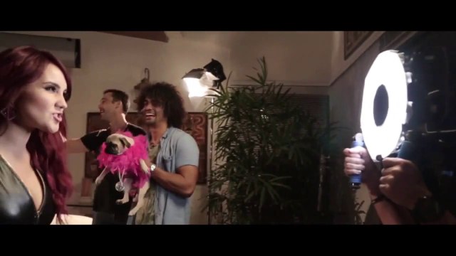 O LO HACES TÚ O LO HAGO YO - Dulce María preview 3