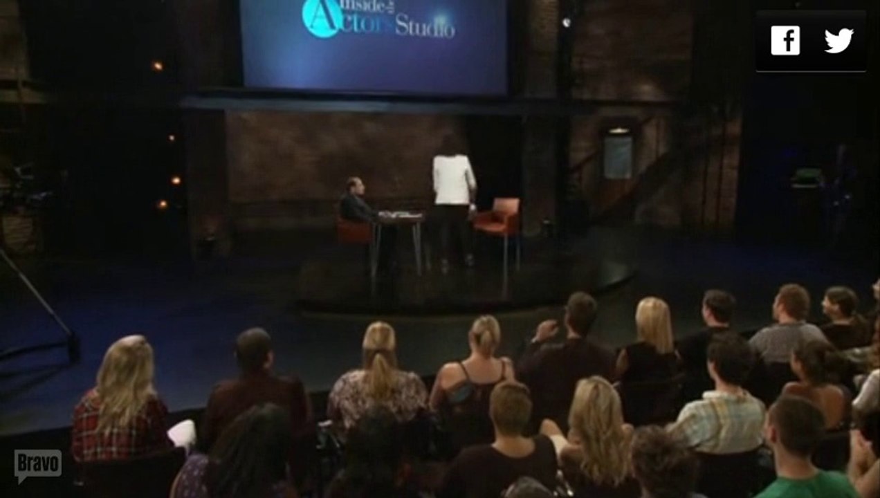 Mariska Talks Perfecting Her Cop Walk